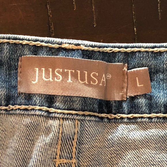 JustUSA Ripped Jean Shorts Women Size Large - Picture 3 of 4
